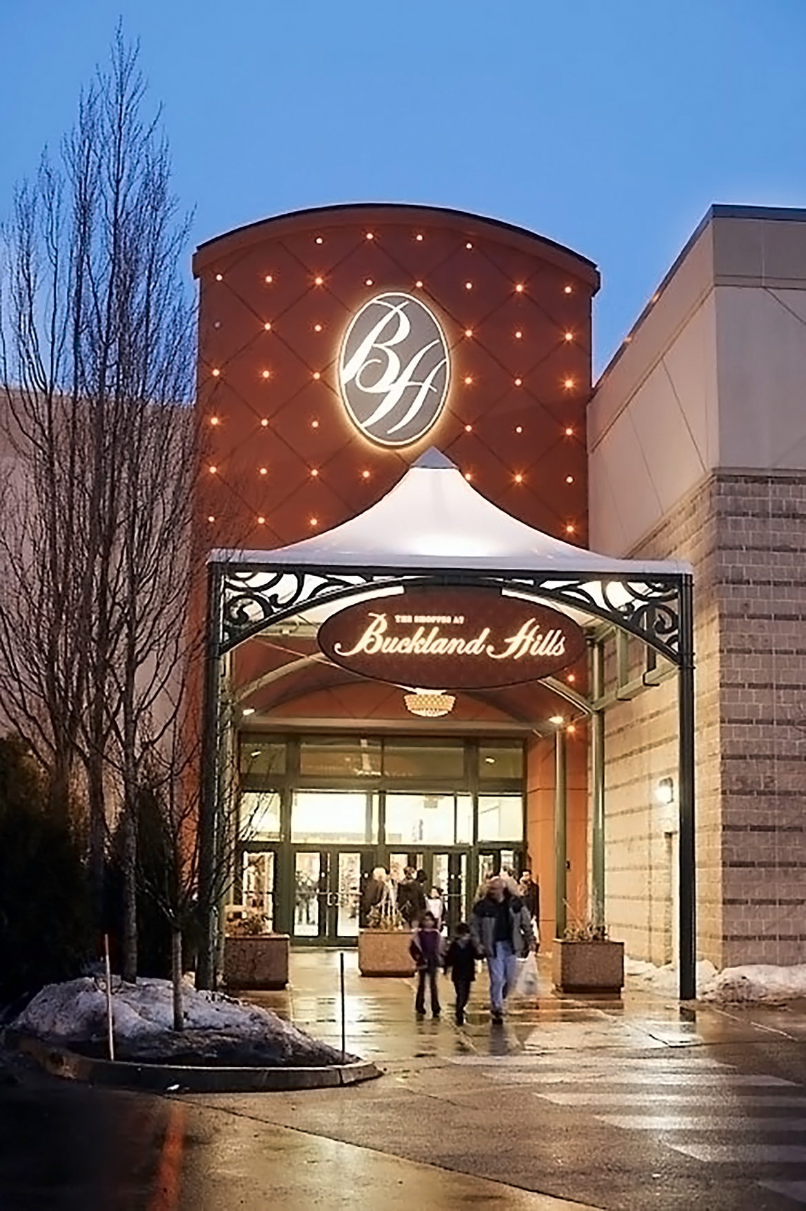 The Shoppes at Buckland Hills Visit CT