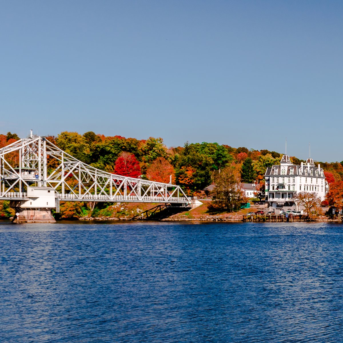 Escape to the Enchanting Shores of Haddam: A Connecticut Gem Awaits