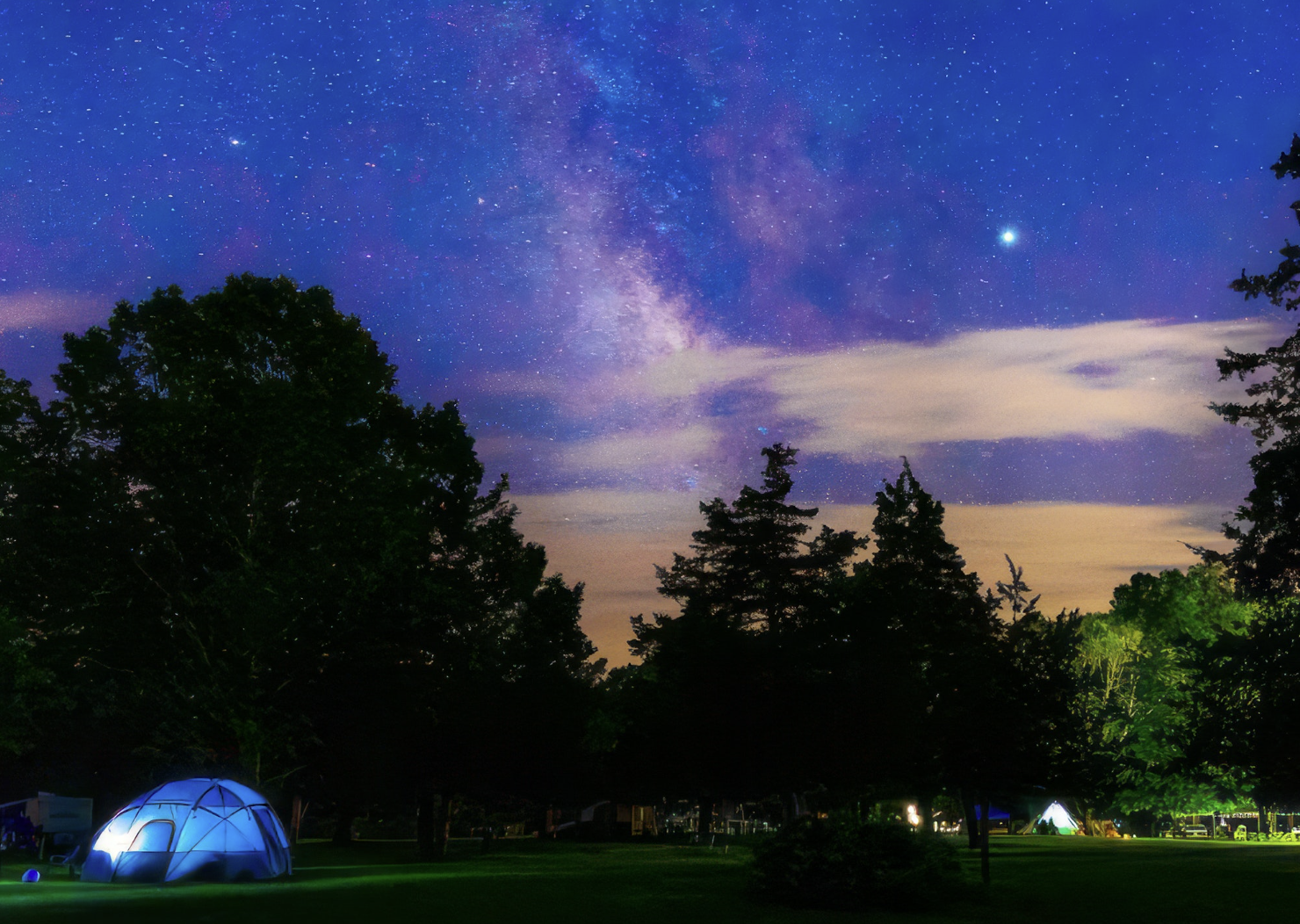 acampar bajo las estrellas