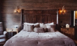 Rustic cabin room at Litchfield Inn