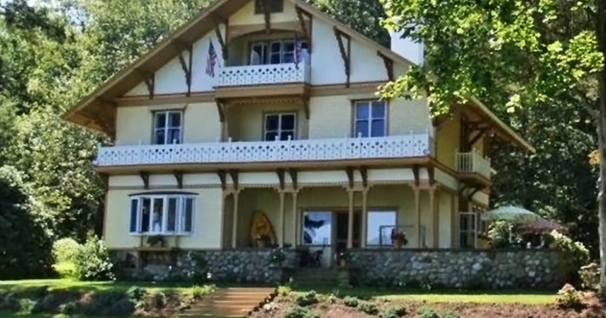 Bashan Lake Mansion CTvisit