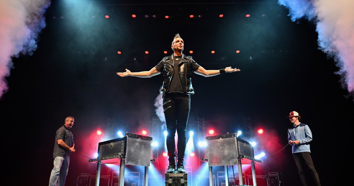 Magic Rocks Leon Magic Rocks: Illusionist Leon Etienne | CTvisit
