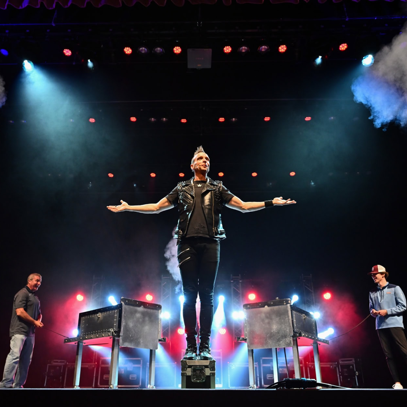  DO NOT MISS Illusionist Leon Etienne’s jaw-dropping, critically acclaimed hit show