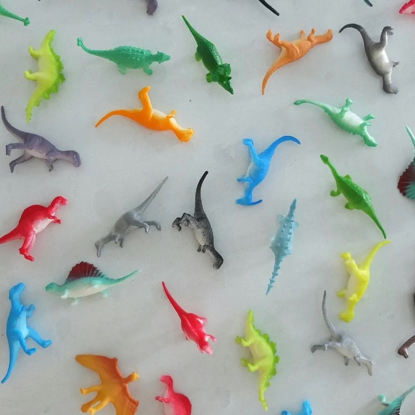 toy dinosaurs