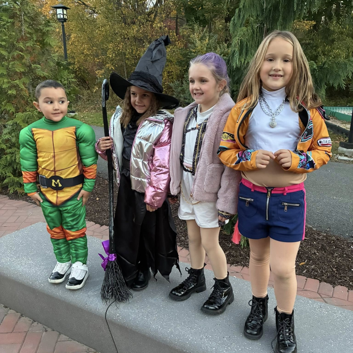 Halloween Hoot 'N Howl
