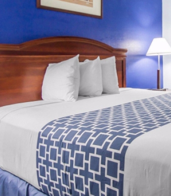 Econo Lodge Inn &amp; Suites - Windsor Locks