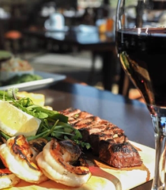 21 Lake Restaurant & Bar
