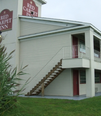 Red Carpet Inn &amp; Suites - New Milford