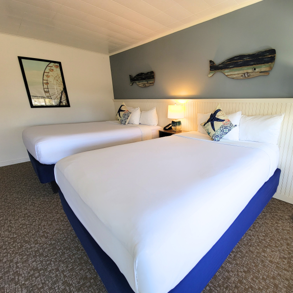 Circle Double Queen Room