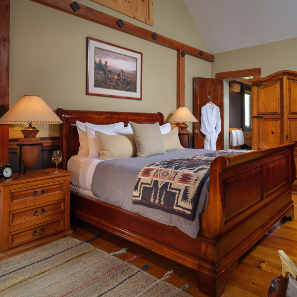 Your next visit to Mystic, Connecticut could include a guest suite with wood-burning fireplace and therapy jet soaking tub.