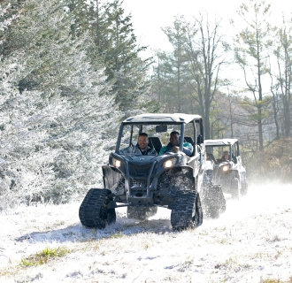 Recorridos en UTV de aventura en el patio trasero