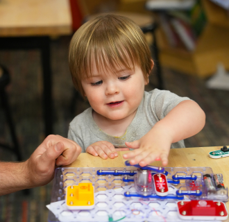 Snap Circuits in MakerSpace