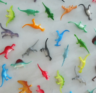 toy dinosaurs