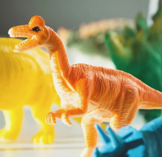 toy dinosaurs