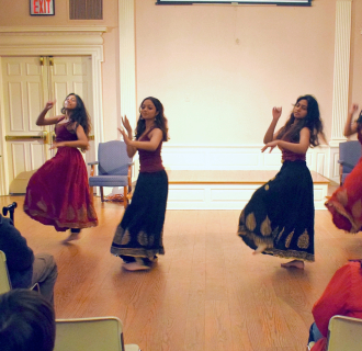 Yale Rangeela dancers