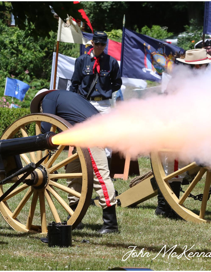 Thanks to John McKenna of Litchfield.bz for this photo