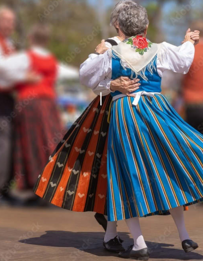 Aura Hall’s joyous Juhannus* Dinner & Dancelive