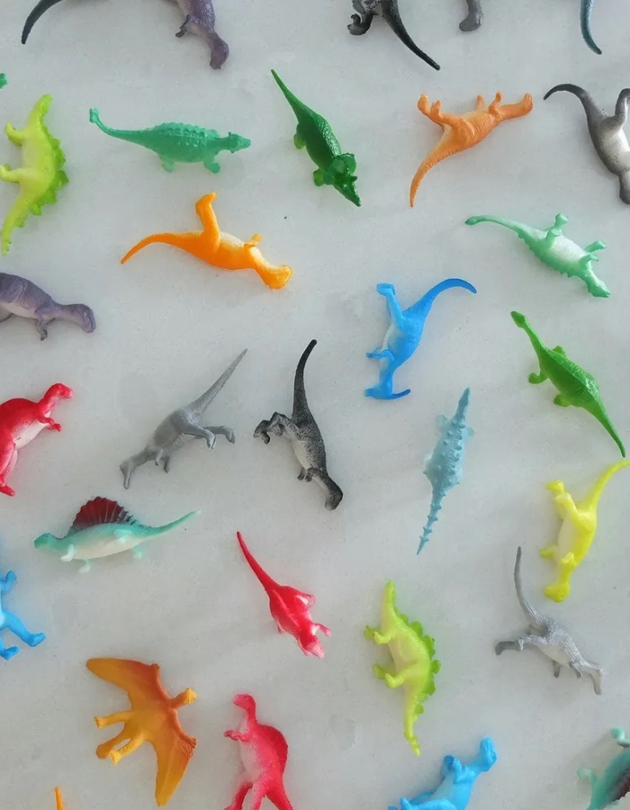 toy dinosaurs