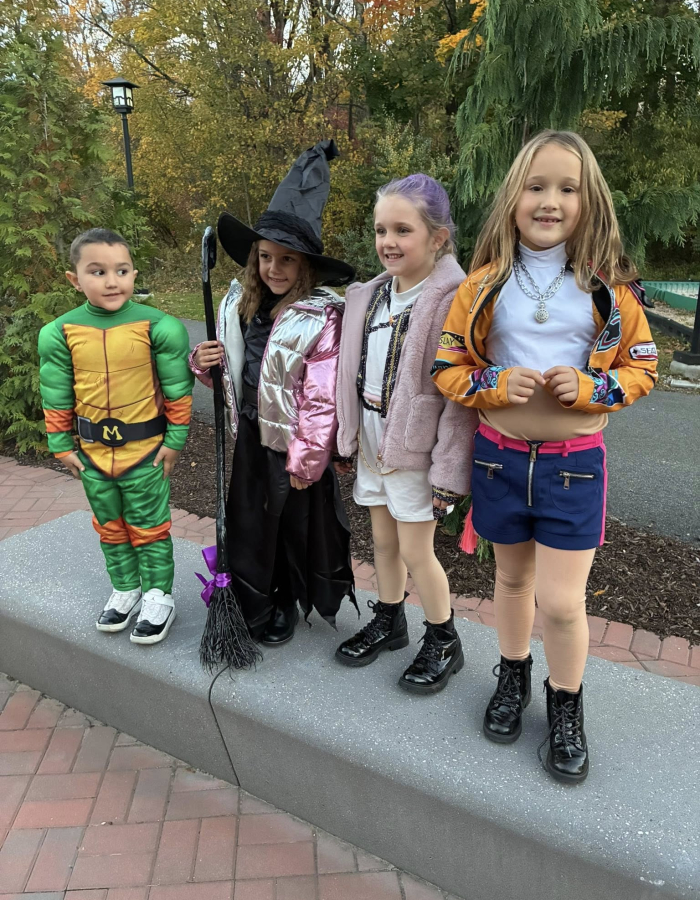 Halloween Hoot 'N Howl