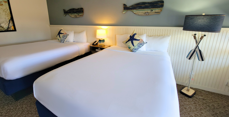 Circle Double Queen Room