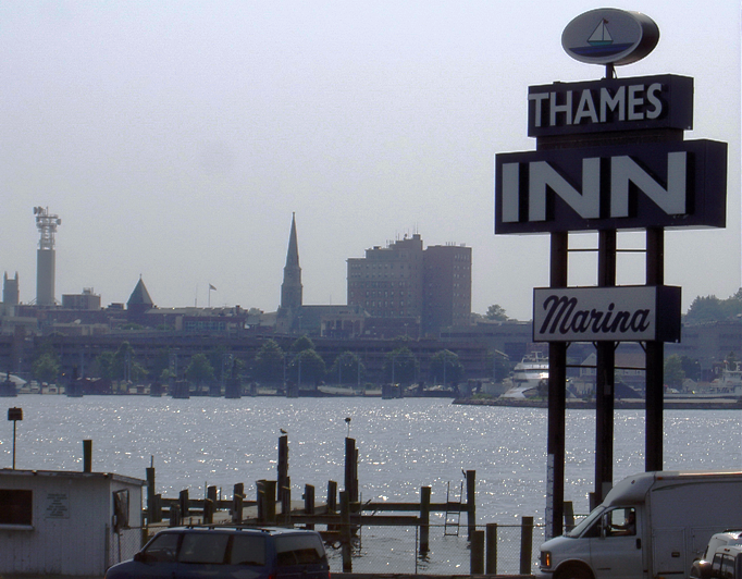 Thames Inn & Marina | CTvisit